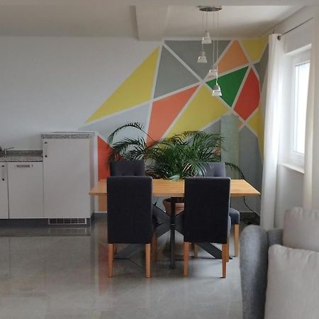 פריבלאקה Aparthotel Dalmacija מראה חיצוני תמונה