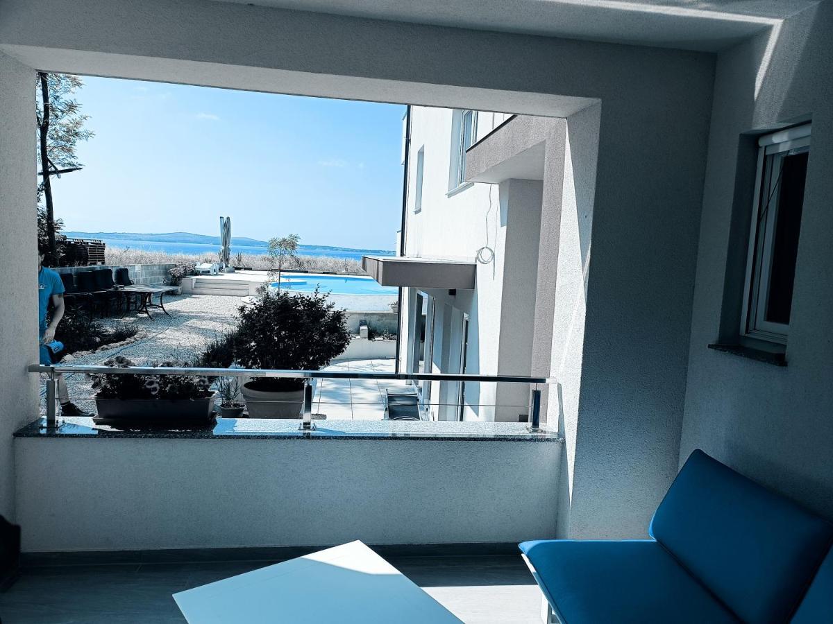 פריבלאקה Aparthotel Dalmacija מראה חיצוני תמונה