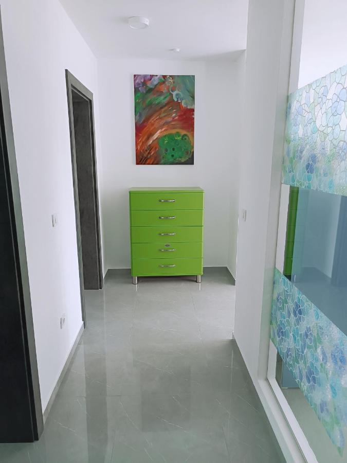 פריבלאקה Aparthotel Dalmacija מראה חיצוני תמונה
