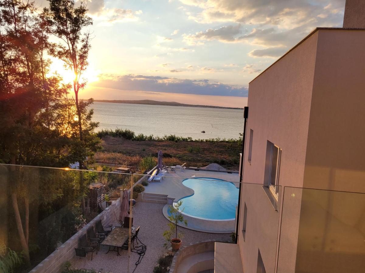 פריבלאקה Aparthotel Dalmacija מראה חיצוני תמונה
