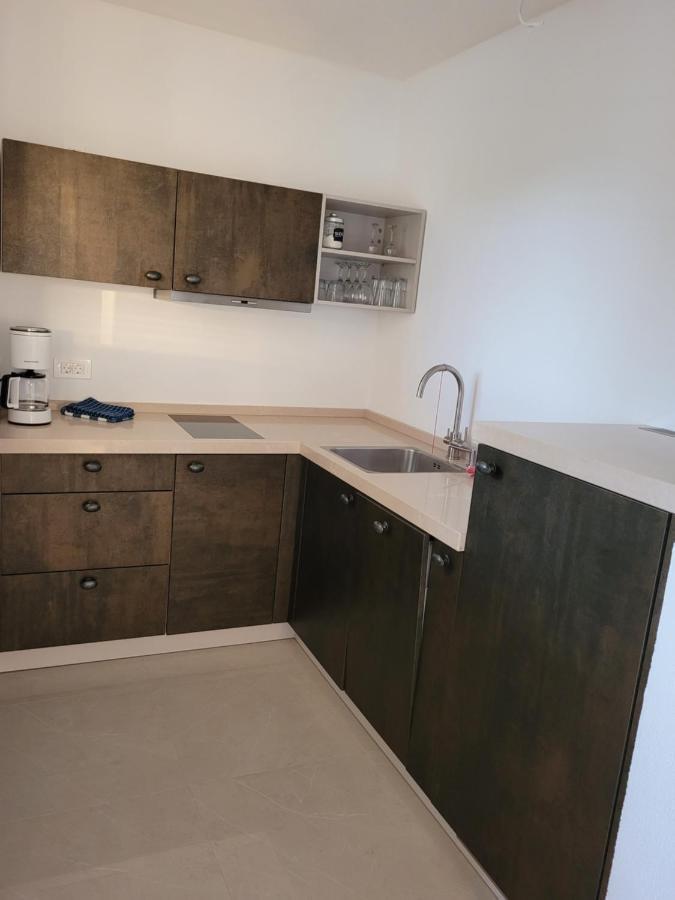 פריבלאקה Aparthotel Dalmacija מראה חיצוני תמונה